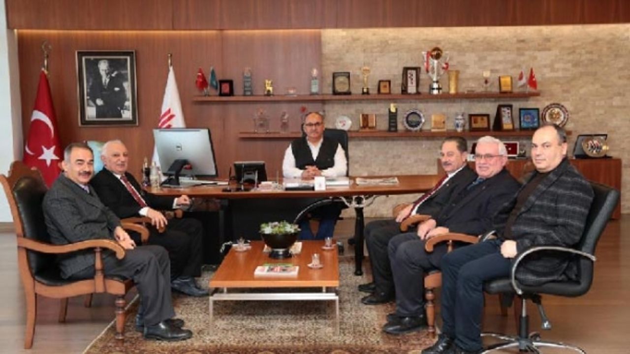 Hasan Can Mahalle Muhtarlarını Makamında Ağırladı