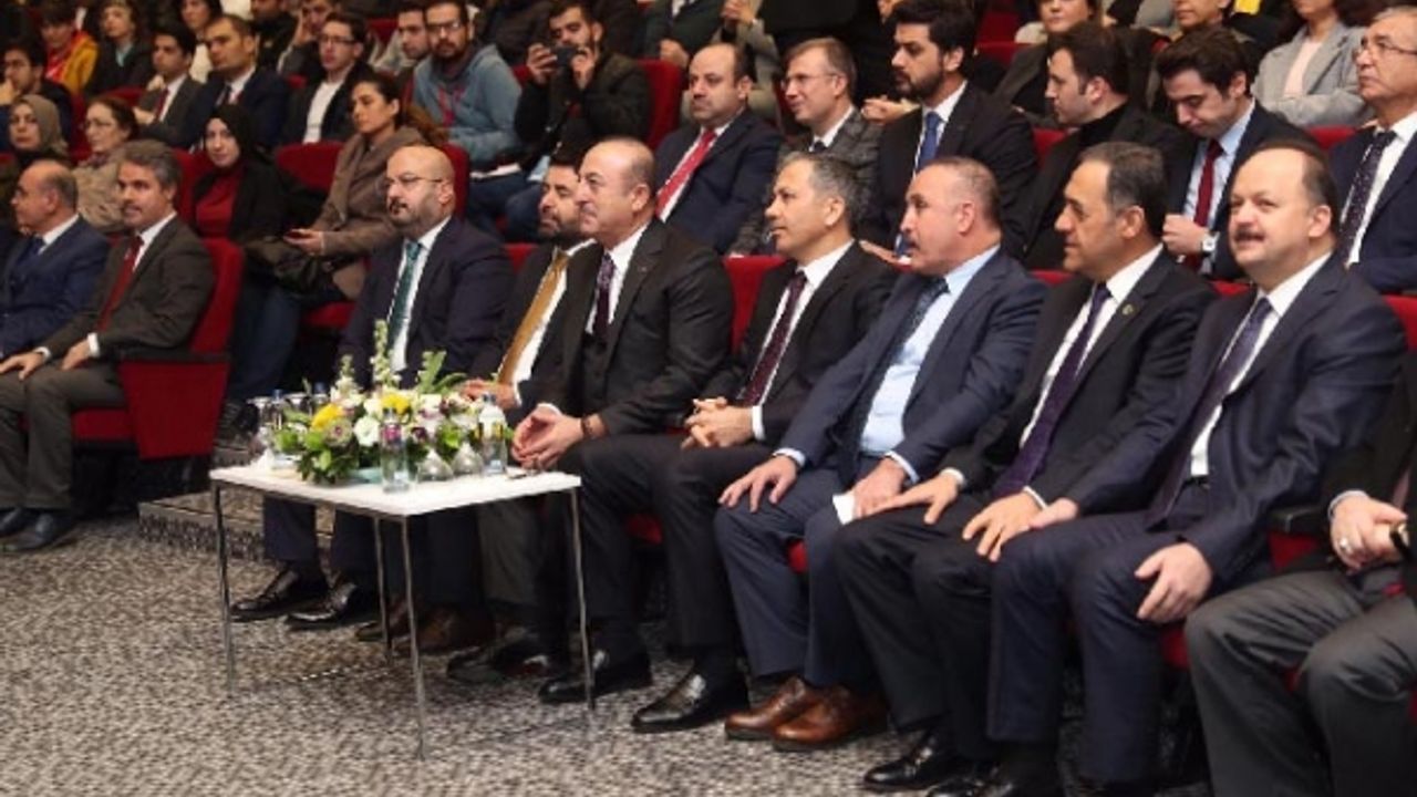 Uluslararası İlişkiler Kampı’nın ilk dersi Bakan Çavuşoğlu’ndan