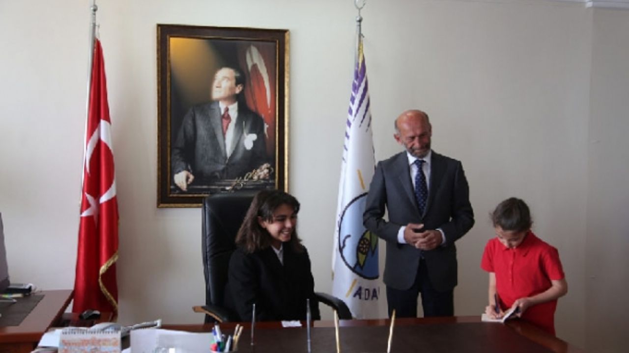 Erdem Gül, Başkanlık Makamını Çocuklara Devretti