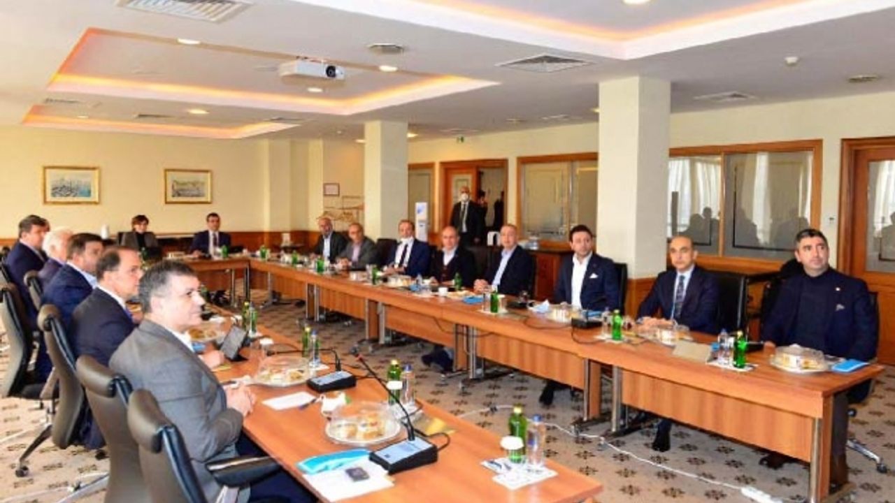 Gökhan Yüksel CHP'li Belediye Başkanları Toplantısına Katıldı