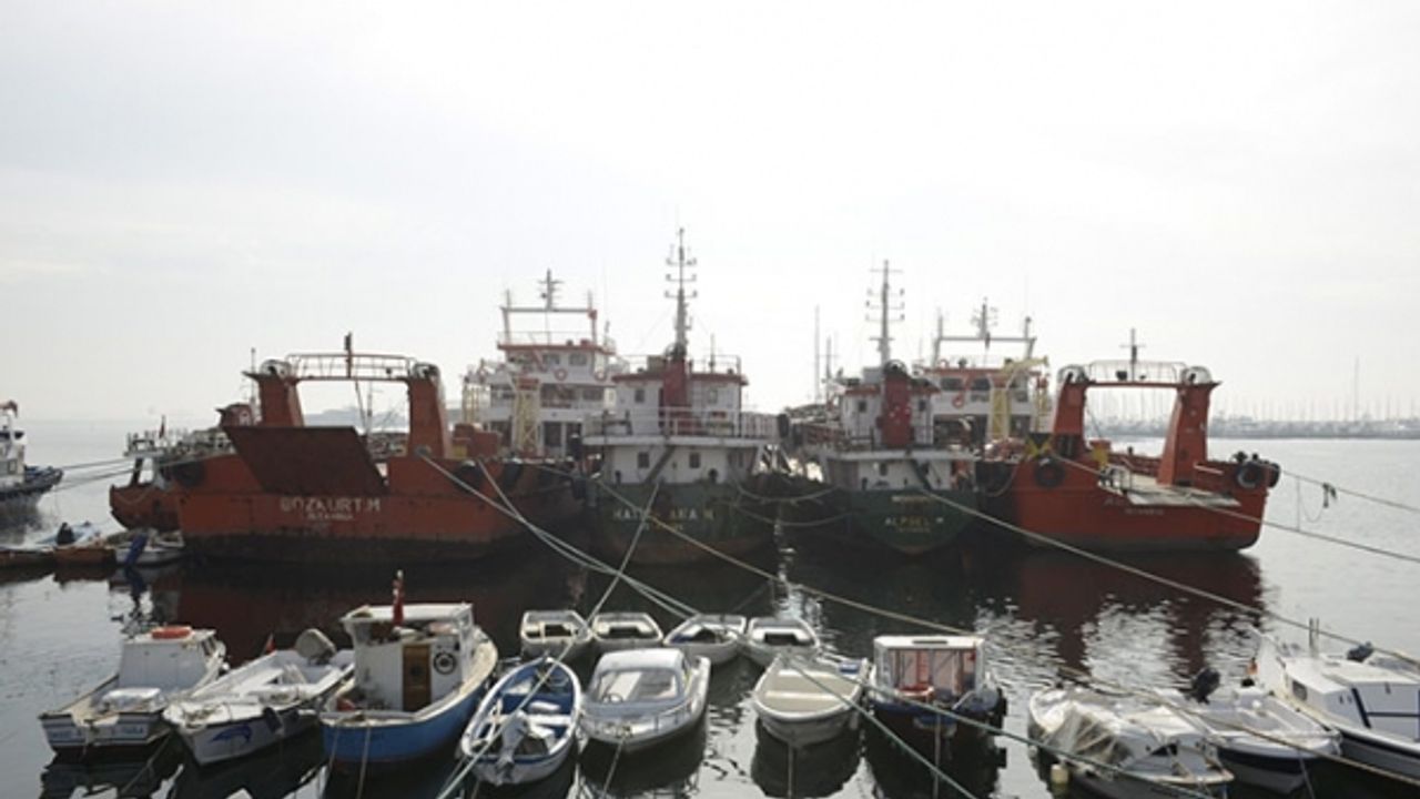 Pendik sahili hacizli ve hurda gemilerden temizlendi