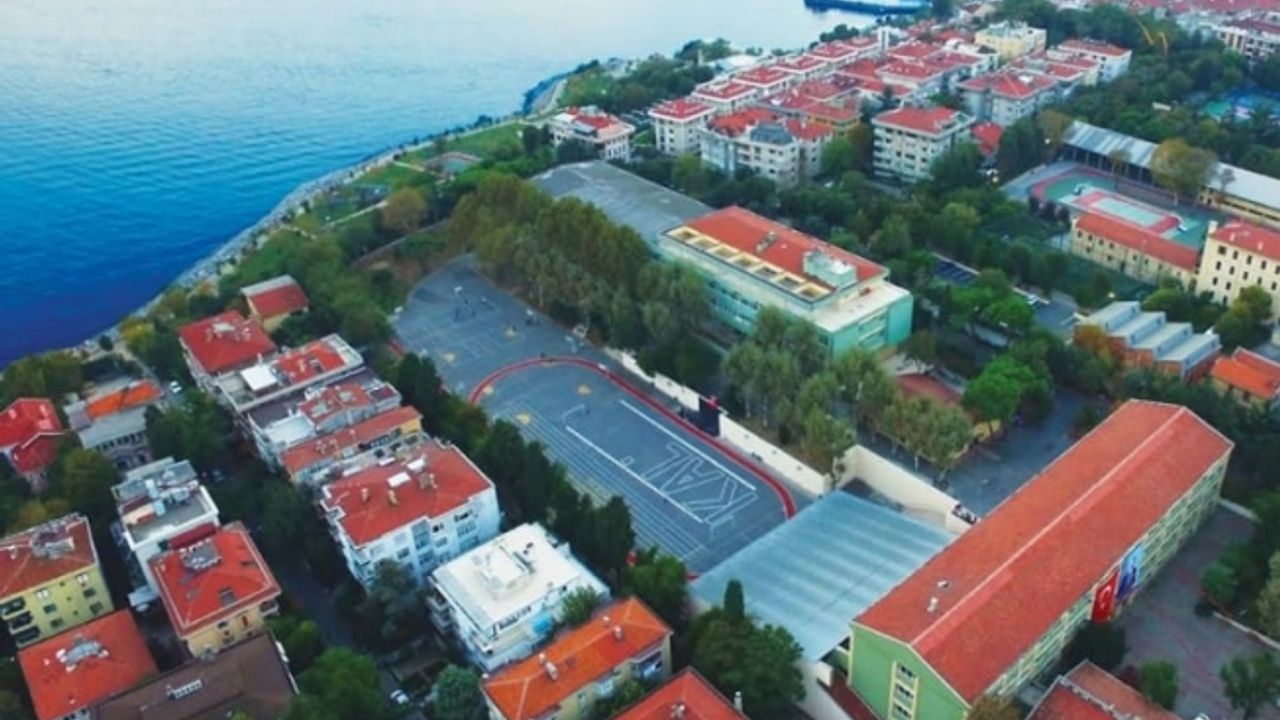 Kadıköy Anadolu Lisesi’nde Neler Oluyor?