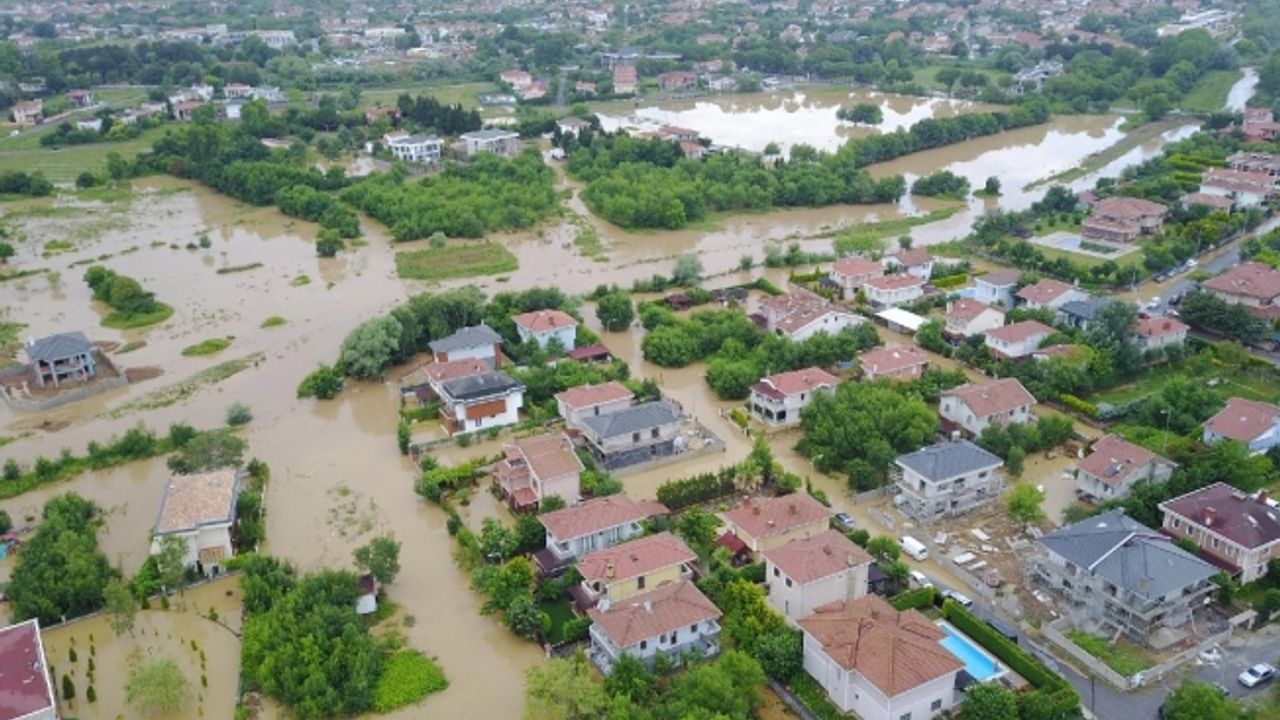 Şile’de bir mahalle sular altında kaldı