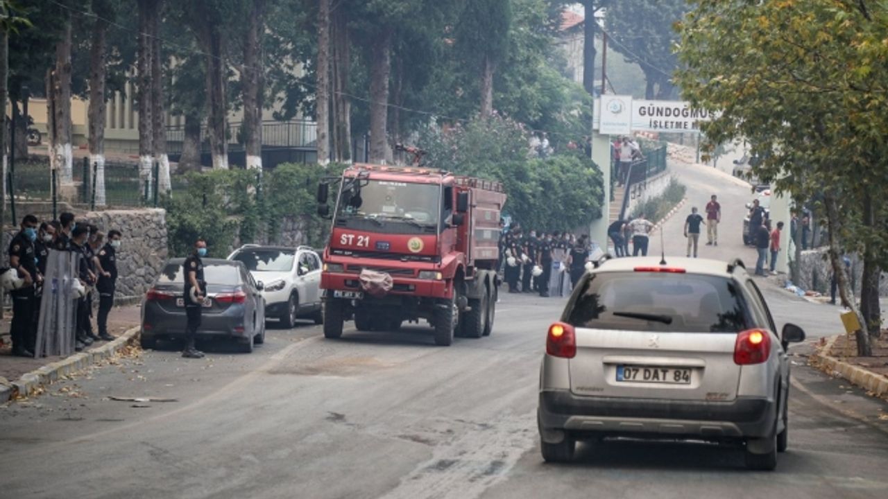 Alevlerin Önü Alınamıyor: Gündoğmuş Tahliye Ediliyor