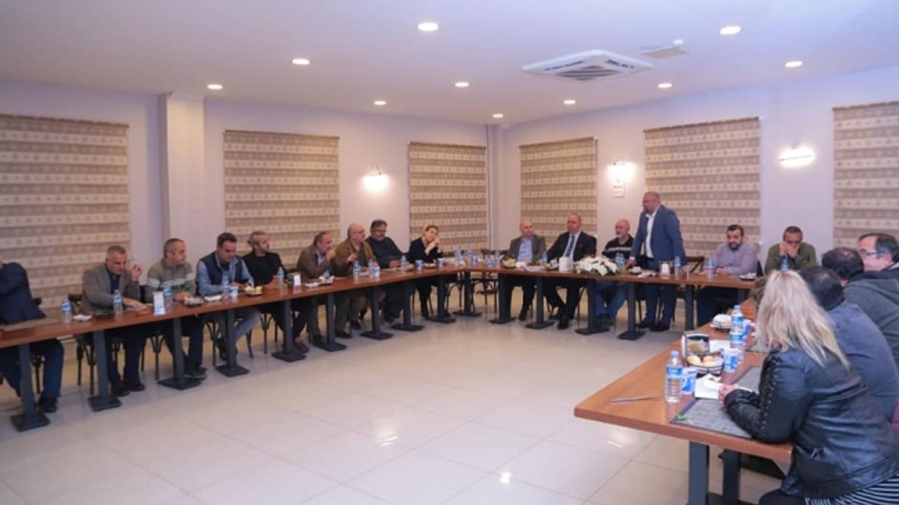 Süleyman Aydınalp gazeteci dostlarını bir araya getirdi