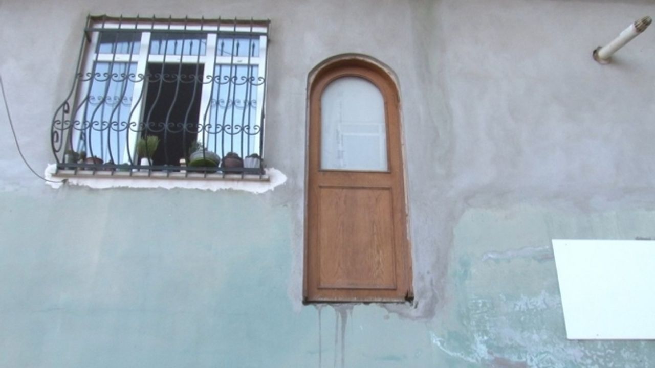 Üsküdar’daki binada akla zarar kapı çıkışı!