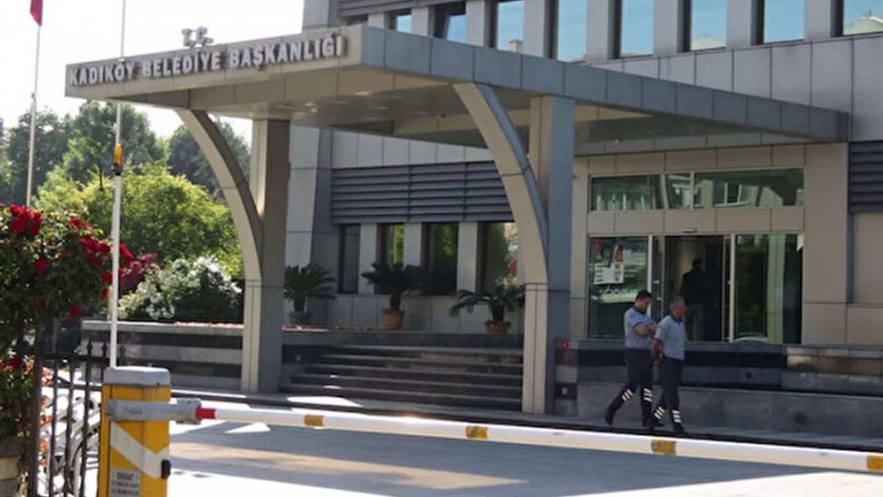 Kadıköy Belediyesi'ne haciz: Belediye başkanının eşyalarına el konuldu!