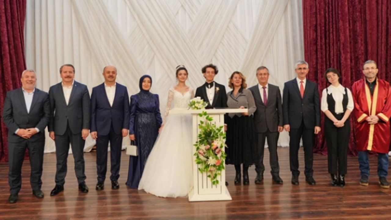 Eğitim camiasını Pendik'te buluşturan düğün