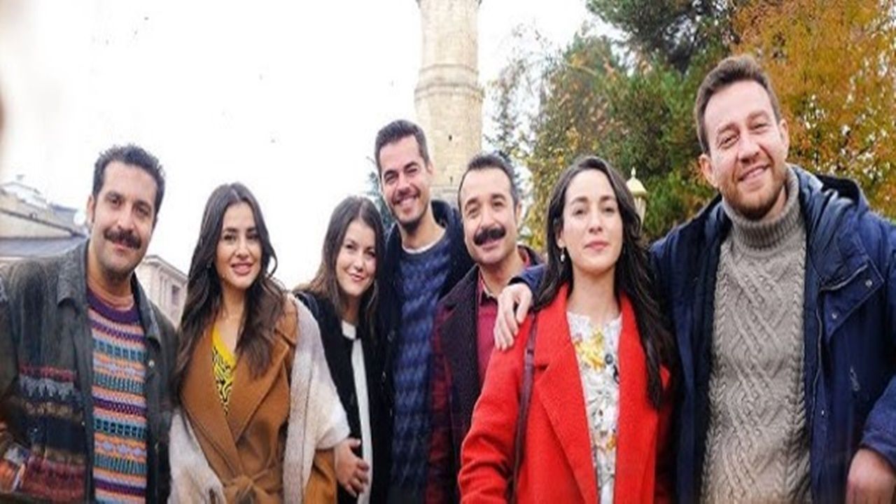 Gönül Dağı'nın güzel oyuncusu ünlü futbolcuyla nişanlandı