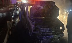 Esenler'de alev alan araç kullanılamaz hale geldi