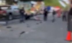 Kalabalığın arasına dalan araç etrafı kan gölüne çevirdi! Çok sayıda ölü var