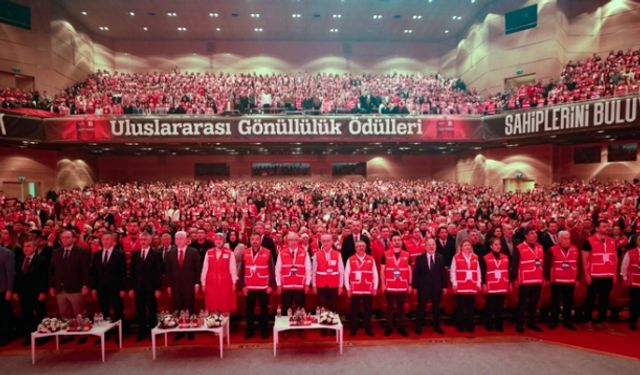 Kırmızı Yelek 4. Uluslararası Gönüllülük Ödülleri Sahiplerini Buldu
