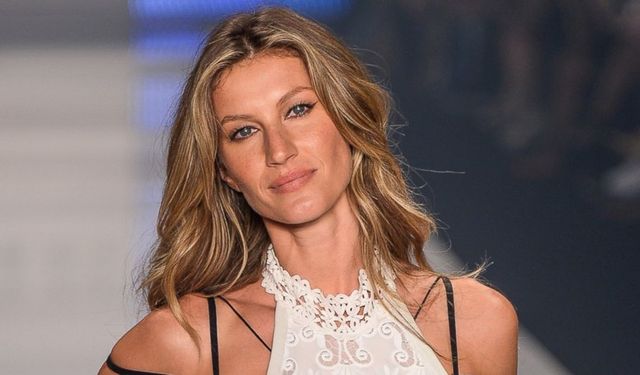 Doğum yaptıktan sonra görüntülenen dünyaca ünlü model kusursuz fiziğiyle adeta büyüledi