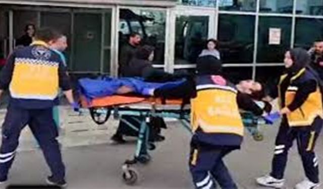 Karısını başka bir erkekle yakalayan adam adeta dehşet saçtı