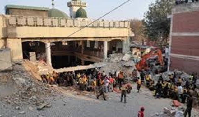 Pakistan'da camiye yapılan saldırıda ölü sayısı 9’a yükseldi