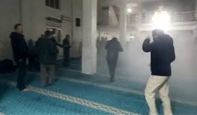 Teravih namazı sırasında camide yangın çıktı!