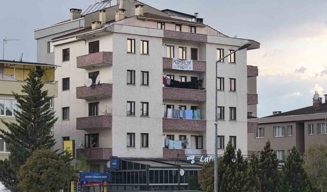 2.5 Yaşındaki çocuk 4. Kattan düştü