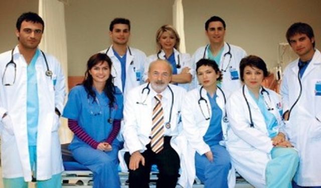 Doktorlar dizisinin unutulmaz ismi Kızılcık Şerbeti’ne geliyor