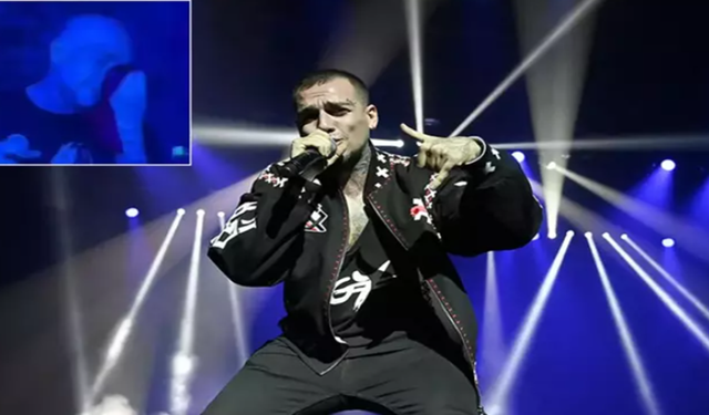 Ezhel'e konserde iç çamaşırı atıldı! Ünlü rapçinin iç çamaşırını alıp koklaması mide bulandırdı