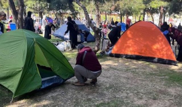 İstanbul’da deprem sonrası son durum! Vatandaşlar geceyi çadırda geçirdi