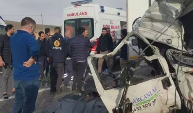 Van’da feci kaza! 7 kişi öldü, çok sayıda yaralı var