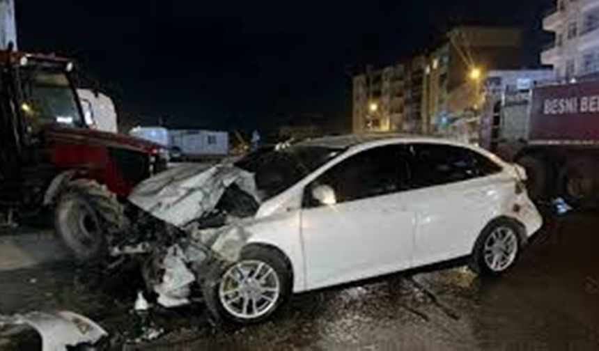 Minibüs ile Kamyonetin çarpışmasında 13 kişi yaralandı!