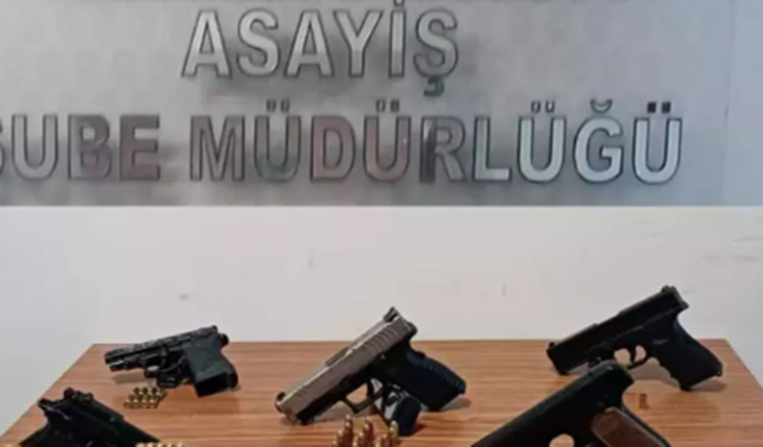 Ruhsatsız silah operasyonunda 12 kişi gözaltına alındı