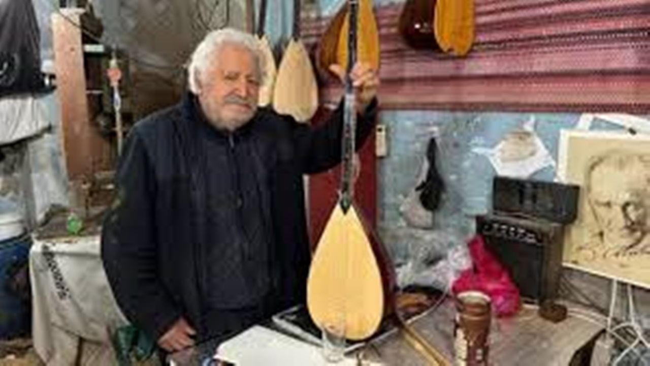 Ferdi Tayfur Unutulmaz Sarkilarini Iste Bu Dukkanda Bestelemis-2