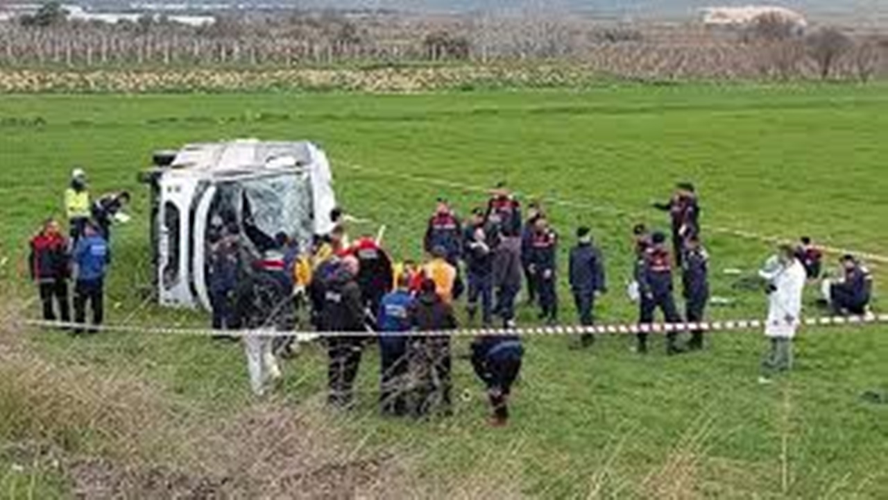 Halter Sampiyonasina Giderken Servisin Devrilmesiyle Meydana Gelen Kazada 2 Kisi Oldu-1