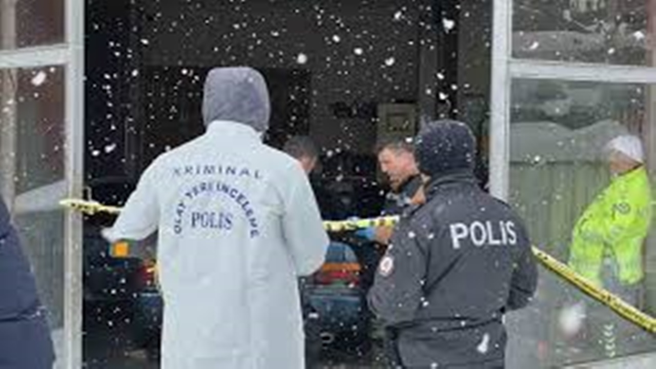 Kar Nedeniyle Evine Gidemeyen Adam Arabasinda Olu Bulundu-1