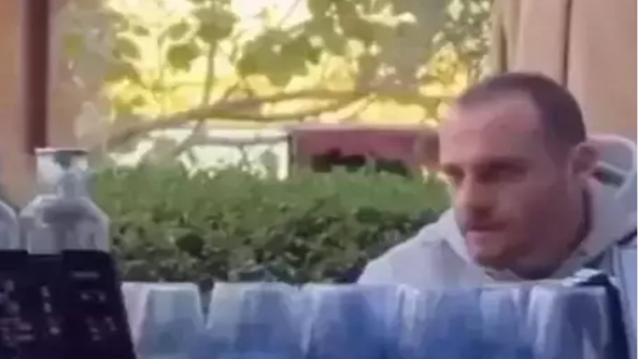 Unlu Oyuncudan Surpriz Hamle Kerem Bursin Sac Ektirdi-1